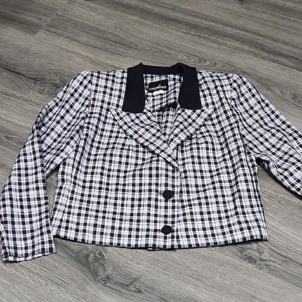 Vintage Plaid Cropped Blazer